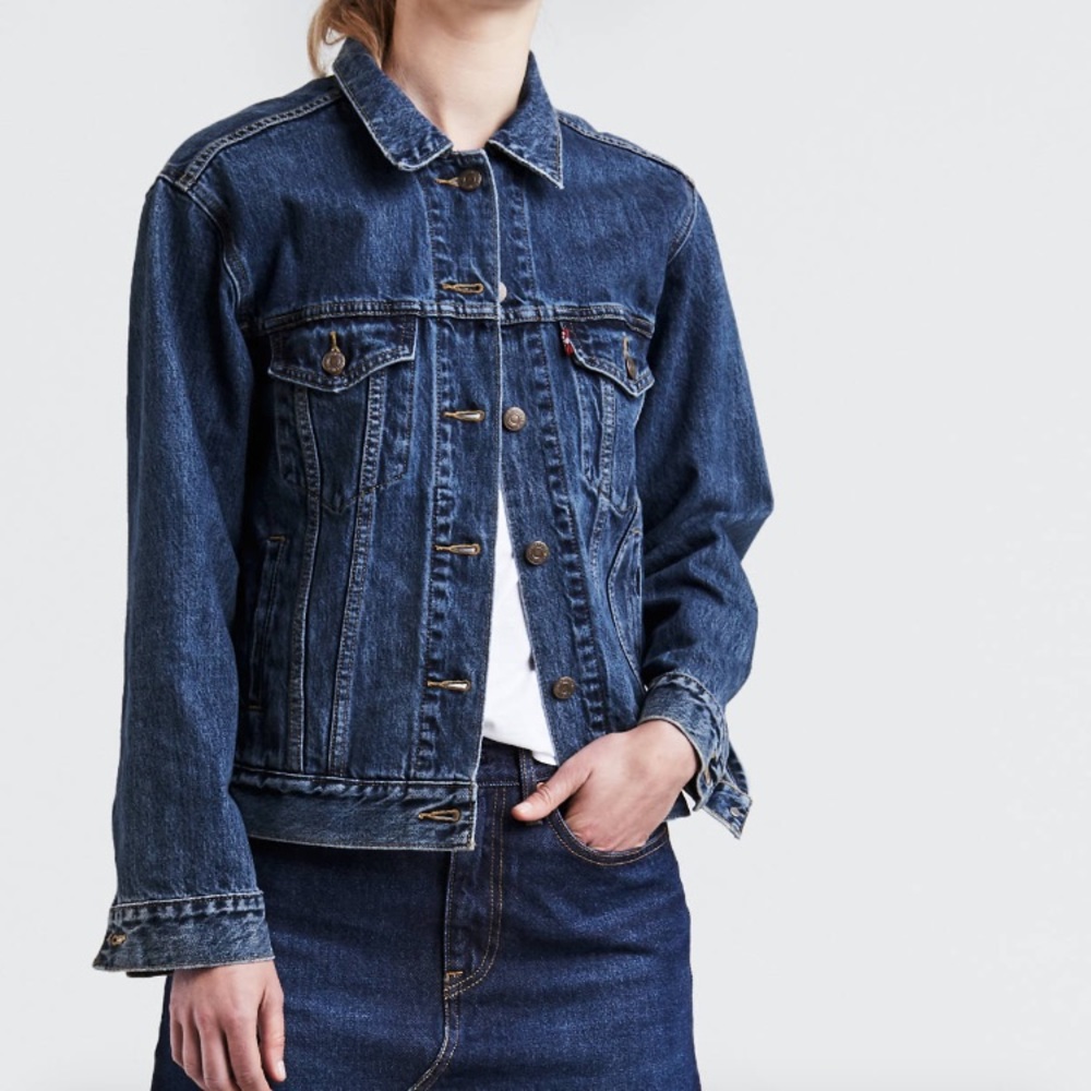NWT Levi’s ex-boyfriend trucker jacket
